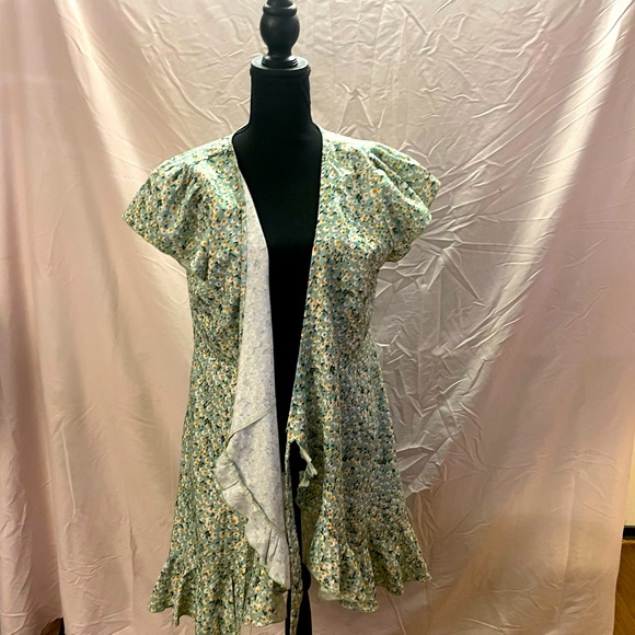 Spring Flowers Wrap Around Dress - Picture 4 of 8